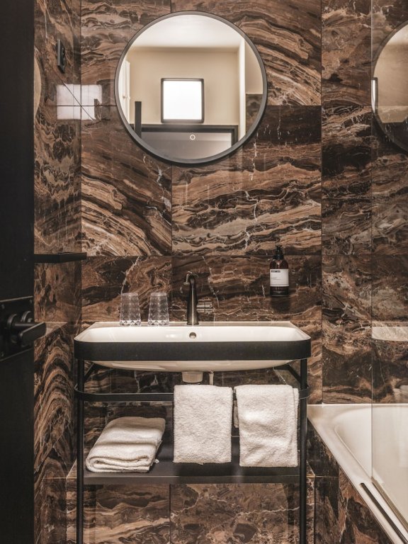 Фото Maisons du Monde Hôtel & Suites La Rochelle