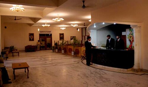 Гостиница Hotel Chanakya в Агре