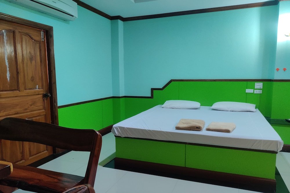 Фото Oyo 75334 Train Hotel