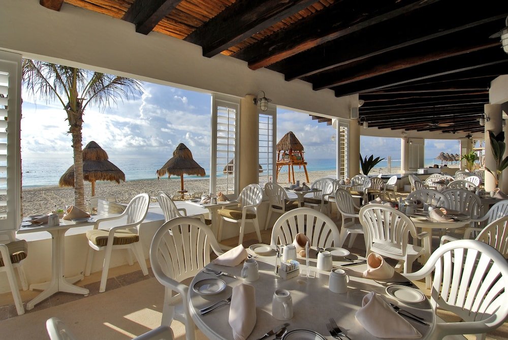 Фото Family 3 Bedroom Ocean Villa by Wyndham Grand Cancun