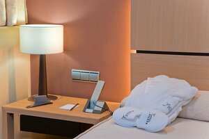 Гостиница Hotel Silken Puerta de Valencia