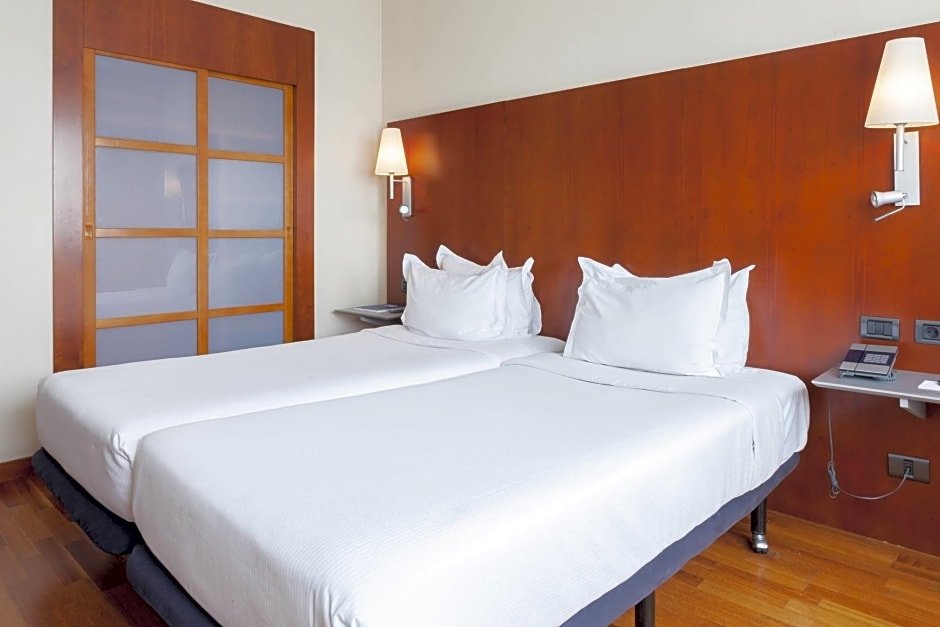 Фото Ac Hotel Alcala de Henares by Marriott