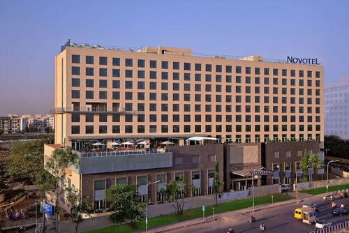 Внешний вид отеля Novotel Pune Viman Nagar Hotel в Пуне, фото 1