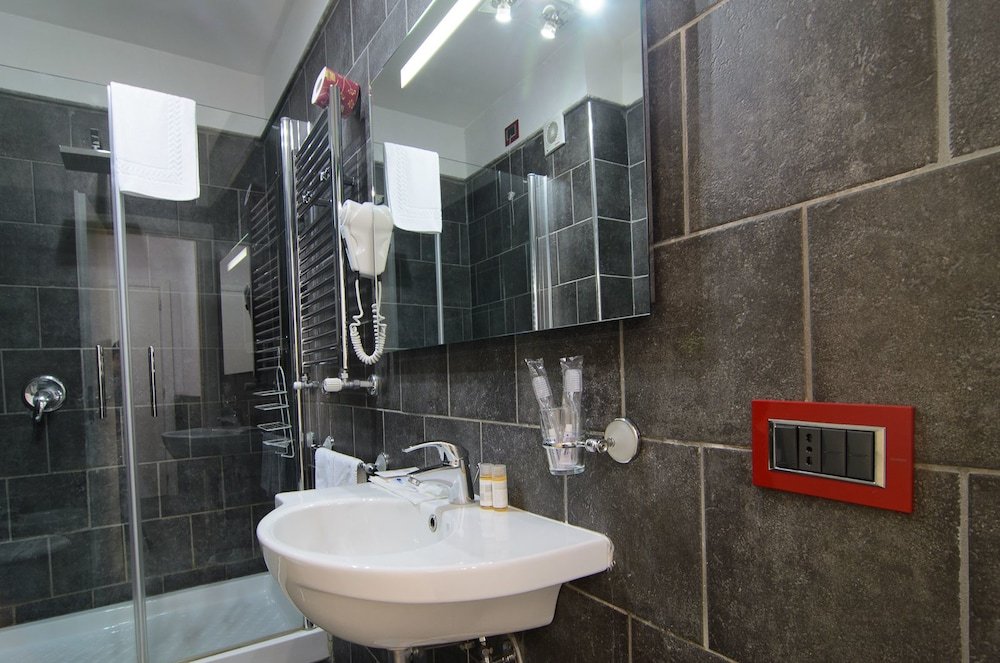 Фото Covo degli Angioini - Town House Suites