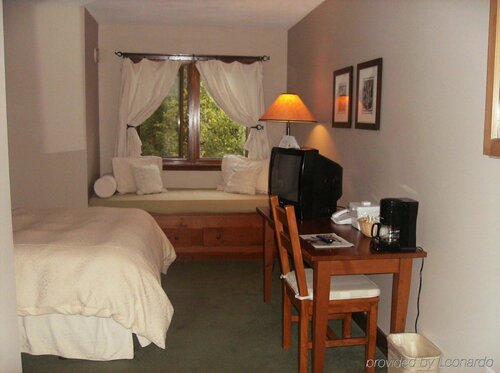 Внешний вид отеля Howe Sound Inn & Brewing Company в Скуамише, фото 3