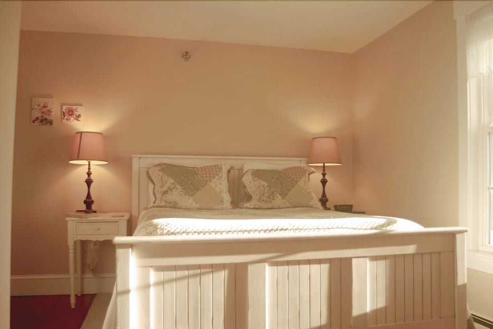 Фото The Ballard House Inn