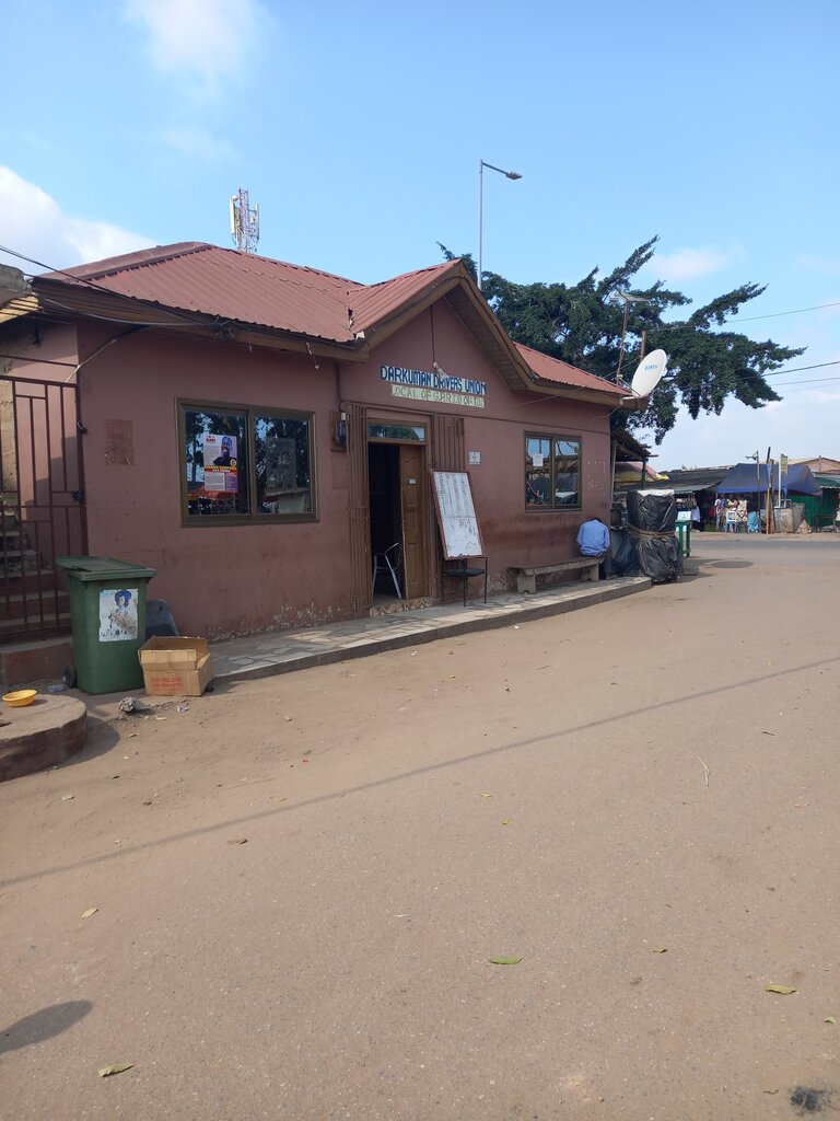 Bus station Darkuman drivers union, Accra, photo