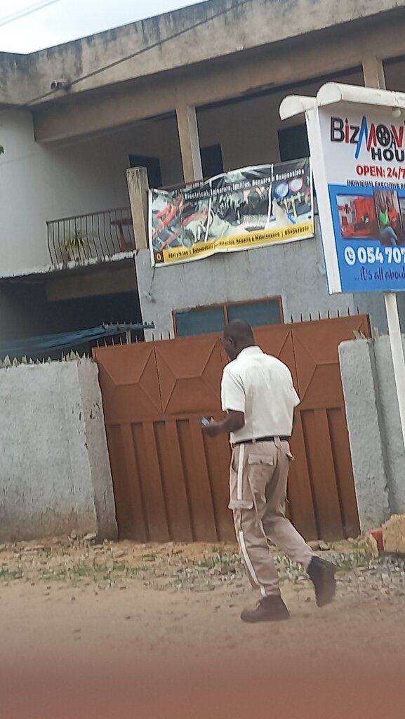 Car alarm Adei Yie Inc, Accra, photo