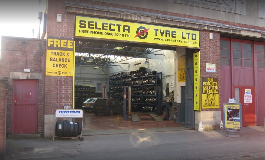 Vehicle assessment Selecta Tyre - Belper - Team Protyre, England, photo