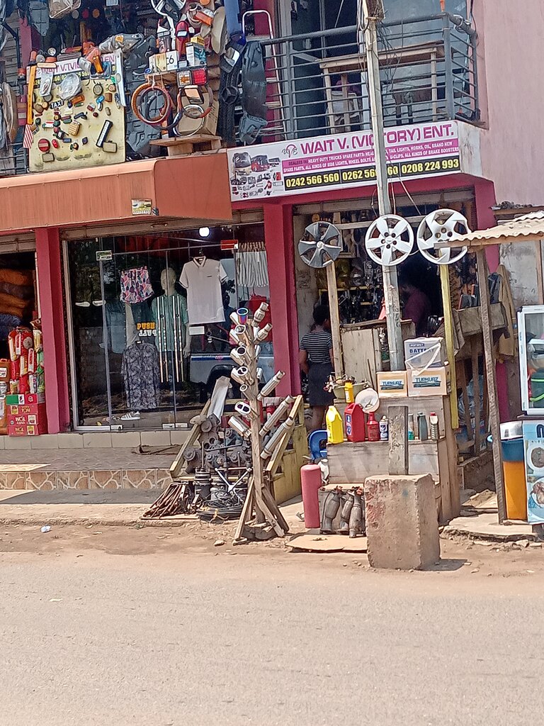 Auto accessories Wait victory ent, Accra, photo