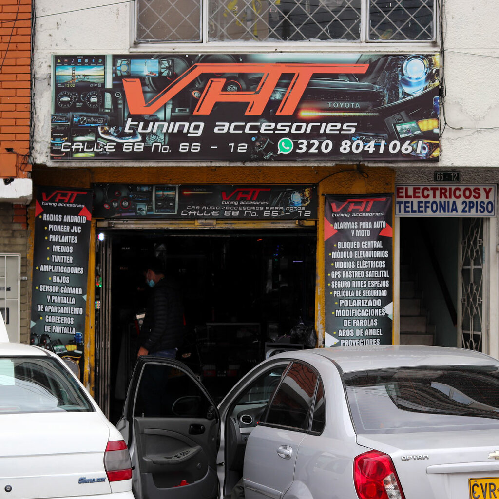 Auto accessories Vht Tuning Lujos y Accesorios para Carros, Bogota, photo
