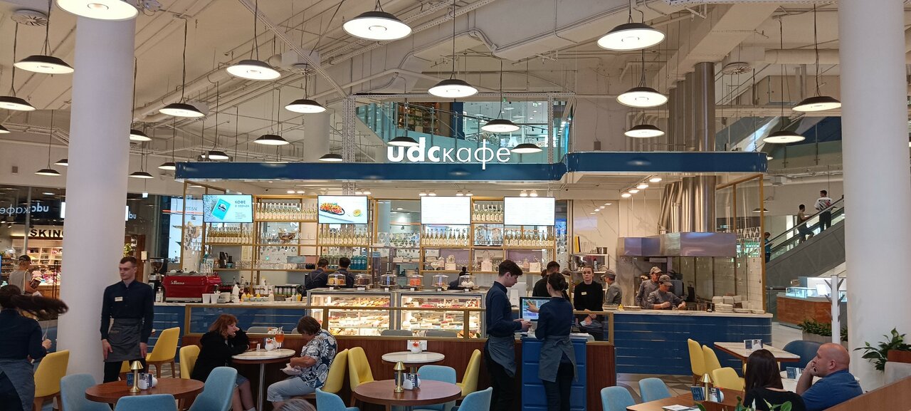 В ресторанах "Вкусно - и точка" появятся аналоги "Биг Мака" и "Макфлури"