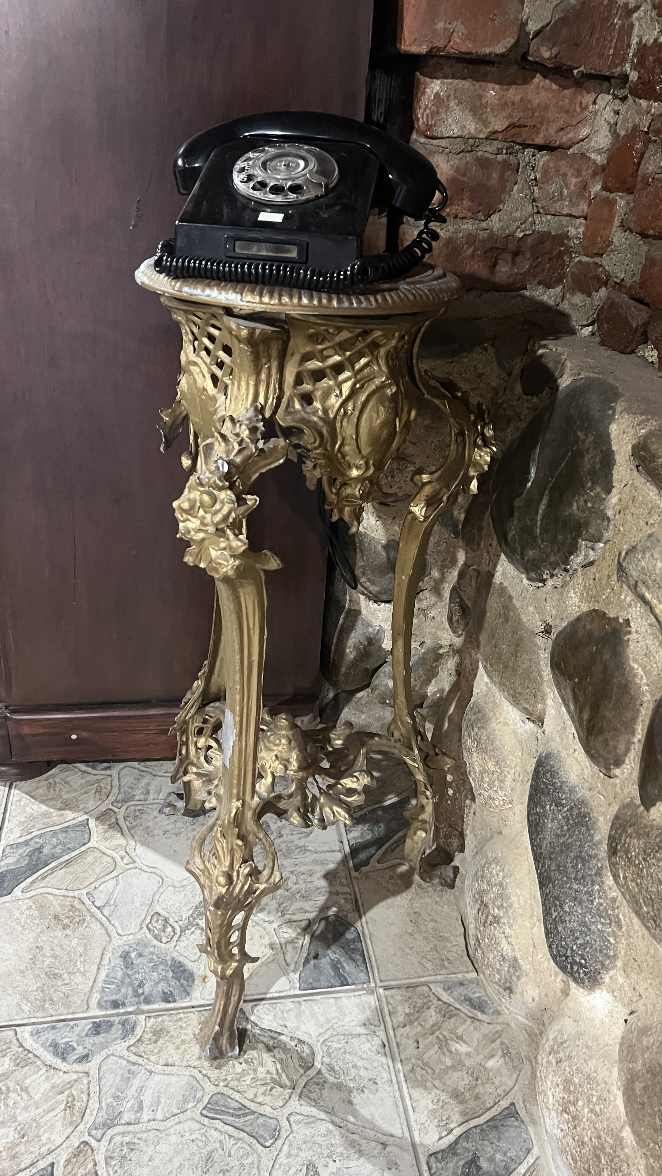 Фото Book Hotel • წიგნების სასტუმრო