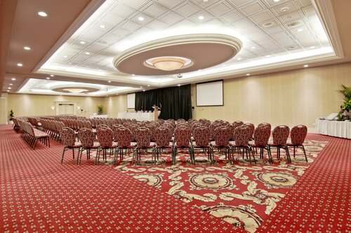 Гостиница Holiday Inn Suite St. catharines Conf Ctr в Сент-Катаринс