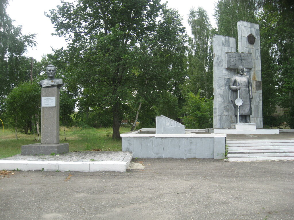 Памятник, мемориал Советский солдат, Пензенская область, фото