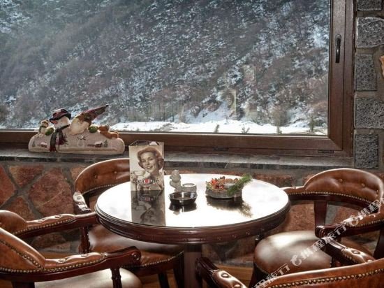 Фото Hotel Kaimak Inn