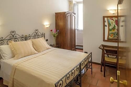 Фото Hotel Porta Marmorea