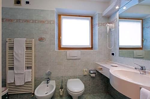 Фото Hotel Crosal