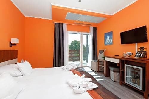 Фото Holiday Beach Budapest Wellness Hotel with Sauna Park