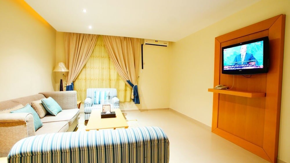 Фото Nayyara Specialist