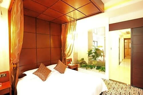 Фото Elegance Bund Hotel