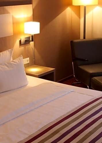 Фото Mercure Hotel Hamburg am Volkspark