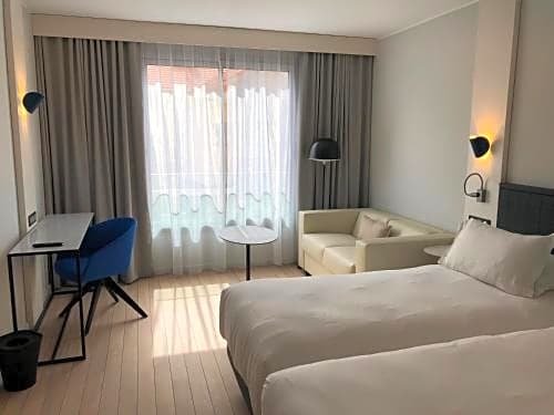 Фото Hôtel Mercure Ajaccio