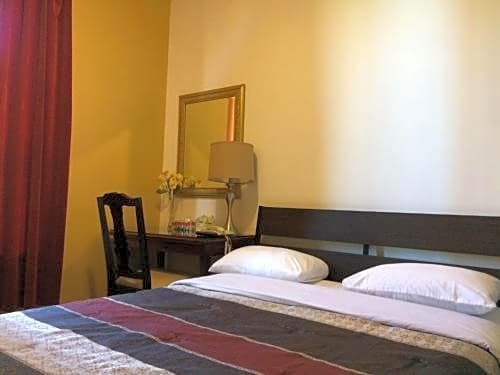 Фото Hotel Bon Accueil