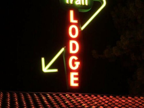 Гостиница Gold Trail Motor Lodge