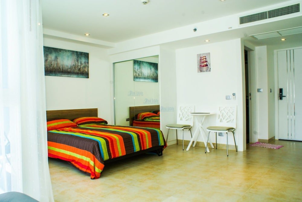 Фото Centara Avenue Residence by Towers