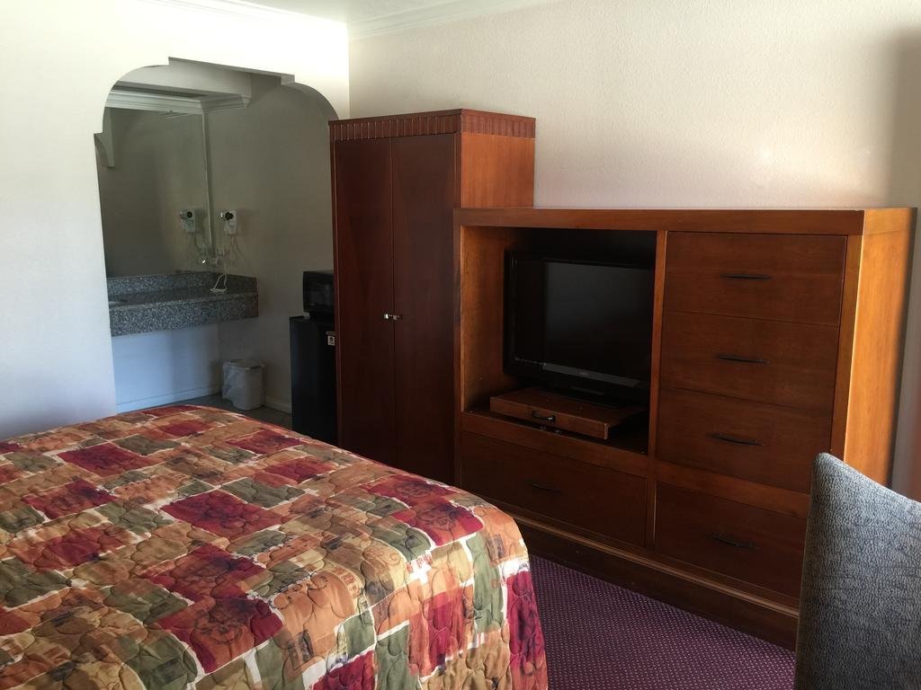 Фото Motel 6 Long Beach, Ca - International City