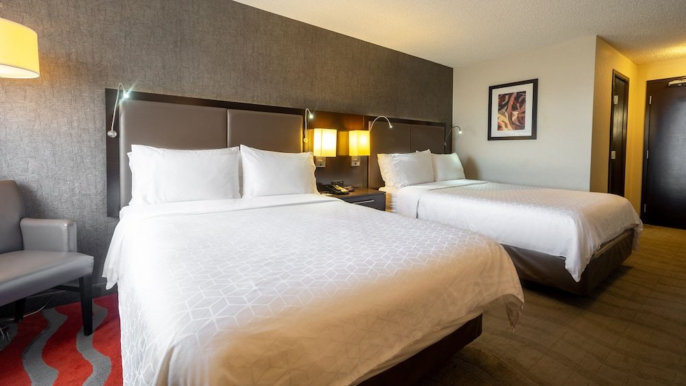 Фото Holiday Inn Express Edmonton-International Airport