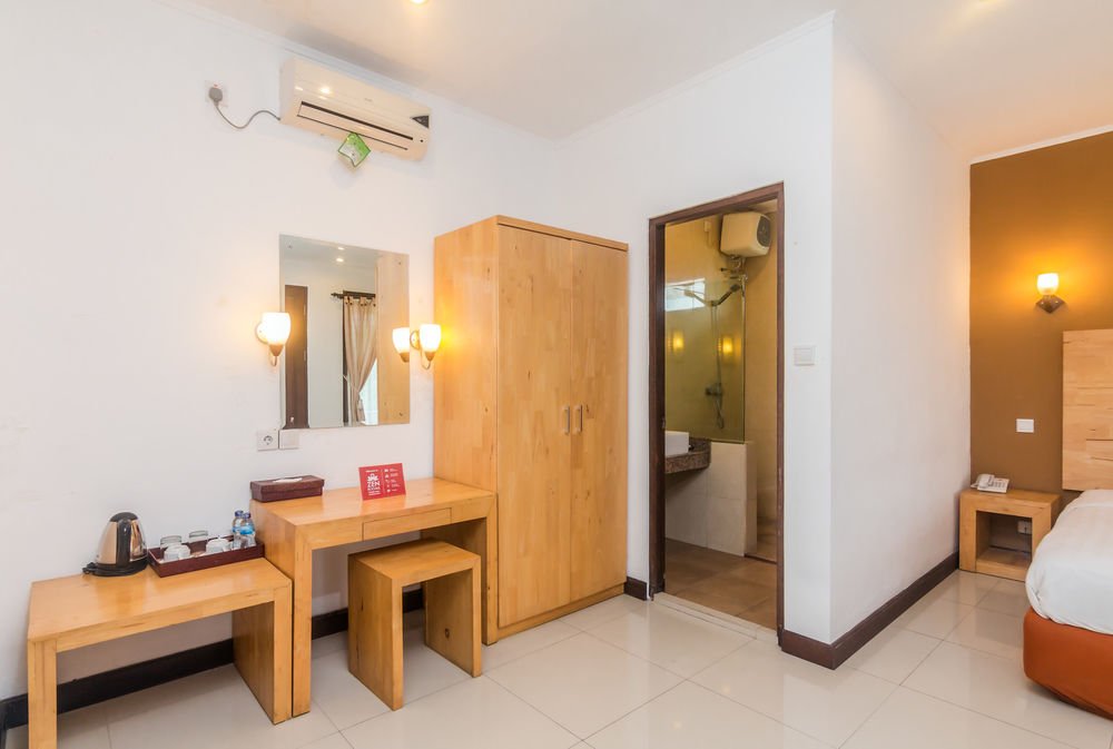 Фото Zen Rooms Seminyak Batu Belig