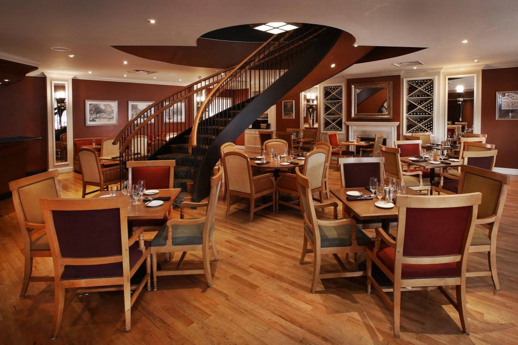 Фото Crowne Plaza Syracuse