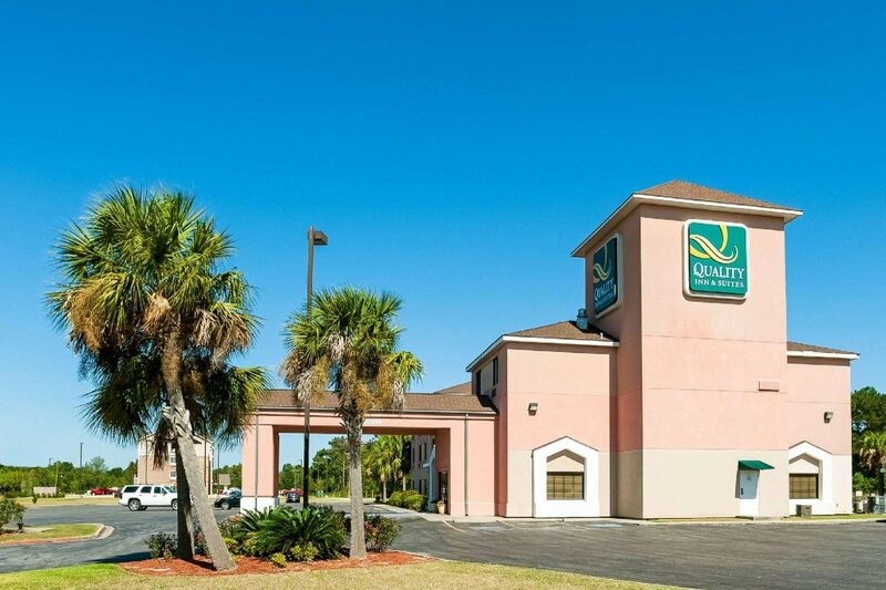Гостиница Quality Inn & Suites Lake Charles South в Лейк-Чарльзе