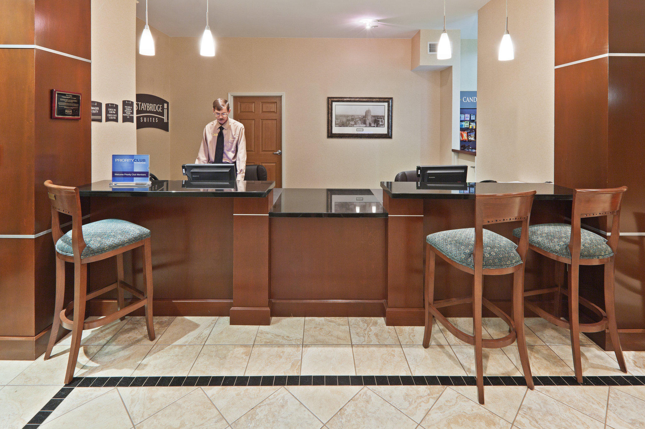 Фото Staybridge Suites Oklahoma City Airport, an Ihg Hotel