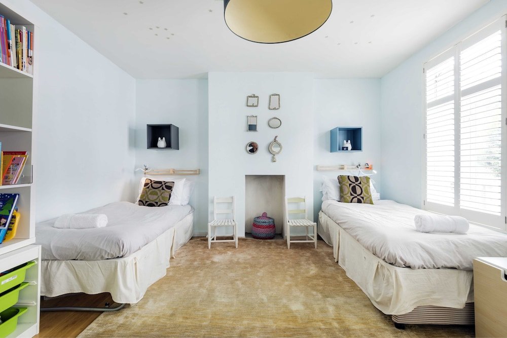 Фото Spacious Hammersmith Family Home