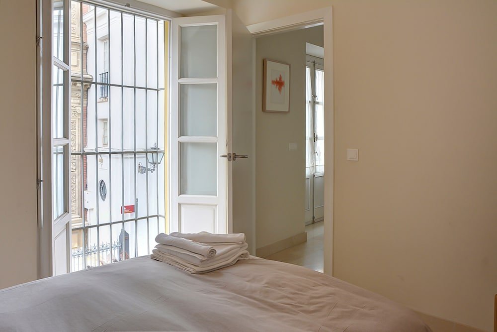 Фото Wish-Suite San Luis de Sevilla Apartment