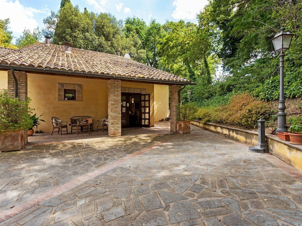 Short-term housing rental A Recently Renovated Countryhouse, Umbria, photo