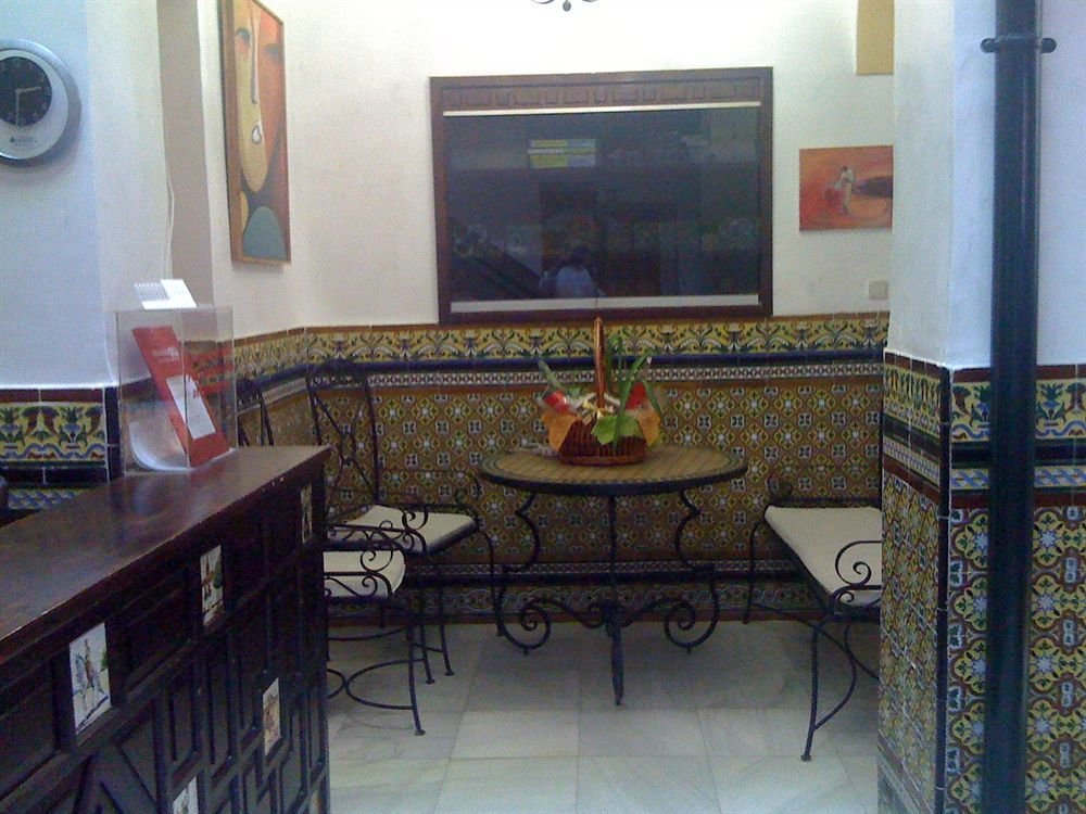 Фото Hostal Atenas