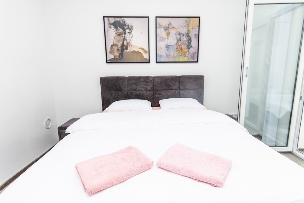 Фото Modern Apartment in the Heart of the City Center!