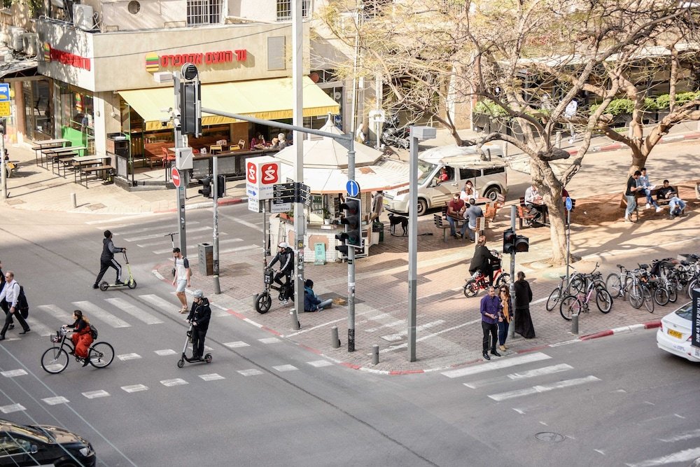 Фото Stylish with Balcony Viewing Rothschild