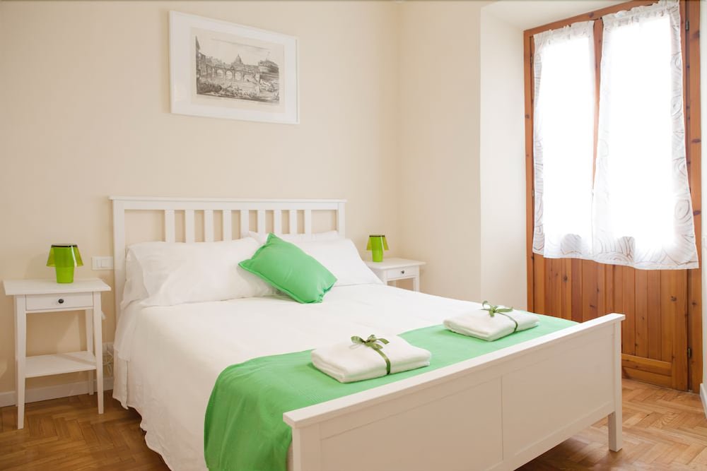 Фото Coliseum View Holiday Home