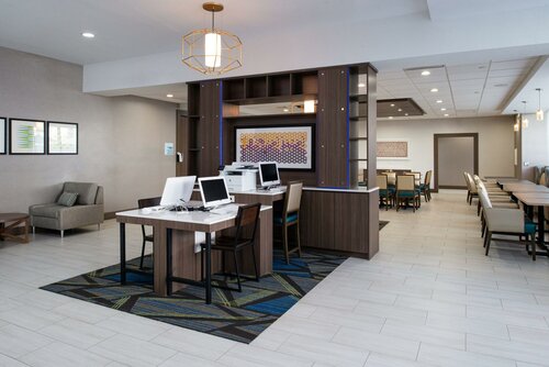 Гостиница Holiday Inn Express & Suites Los Angeles Downtown West в Лос-Анджелесе
