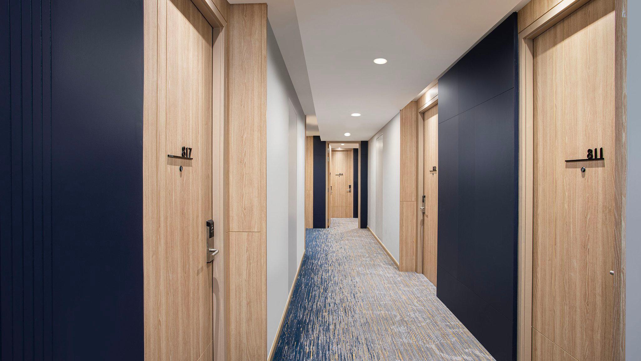 Фото Staybridge Suites Bangkok Thonglor - Sha Extra Plus