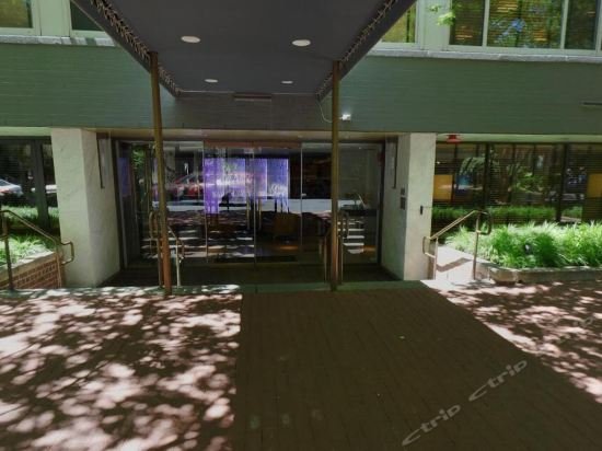 Фото The River Inn