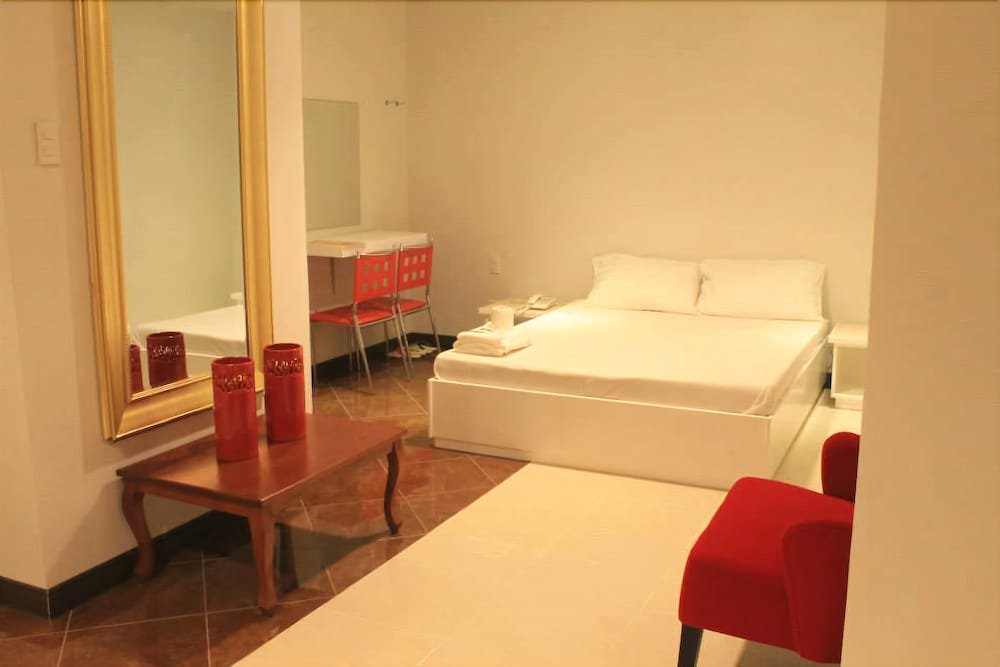 Фото Dianne Gardens Hotel