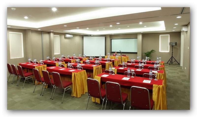 Фото Dragon Inn Kemayoran