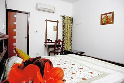 Фото Hotel Sanjay Villa