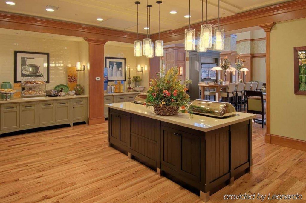 Фото Hampton Inn & Suites Saratoga Springs Downtown